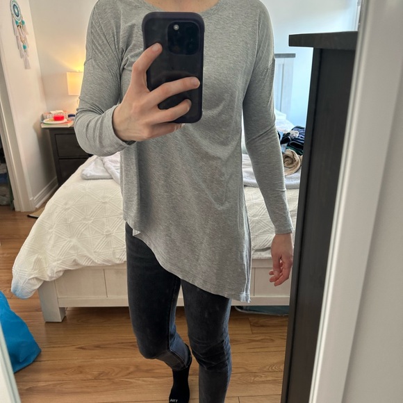 Lululemon to the point long sleeve - Picture 3 of 9